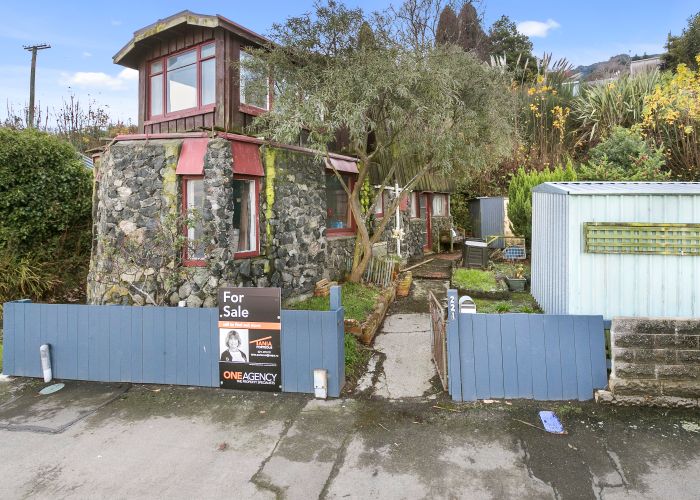  at 221 Ravensbourne Road, Ravensbourne, Dunedin