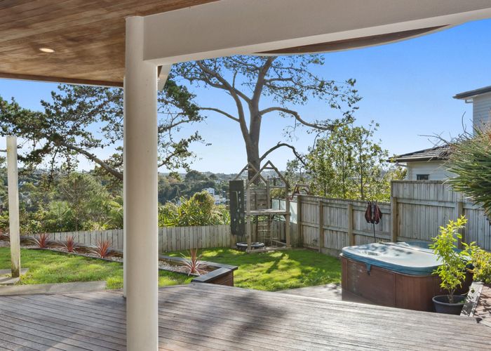  at 2/89 Knights Road, Rothesay Bay, Auckland