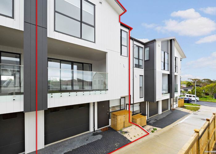  at LOT 1, 24 Tomintoul Place, Highland Park, Manukau City, Auckland