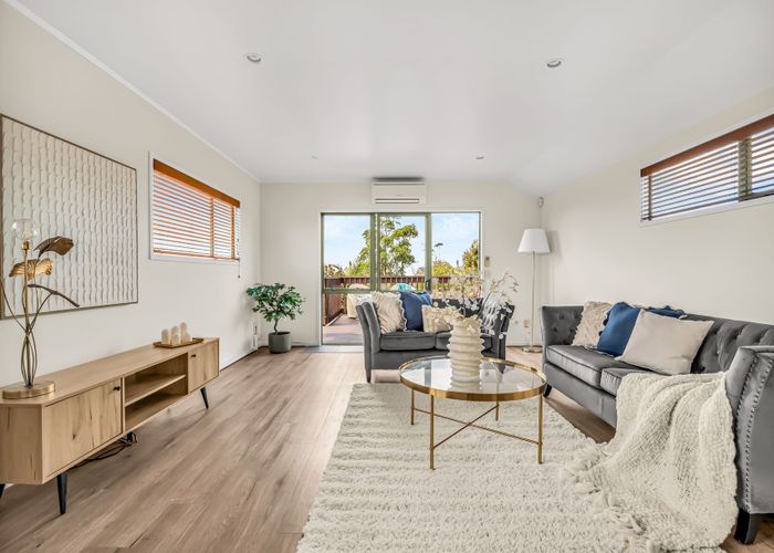  at 2/267 Glenfield Road, Hillcrest, North Shore City, Auckland