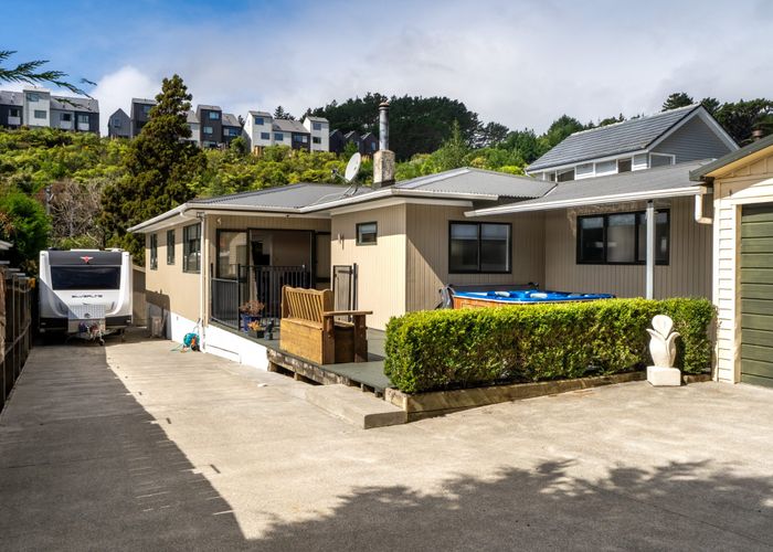  at 23 Willowbank Road, Tawa, Wellington