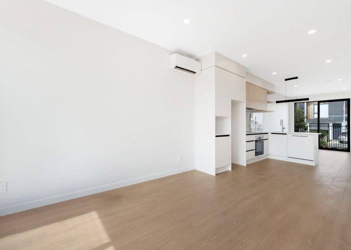  at 5/55 Tahetoka Street, Westgate, Waitakere City, Auckland