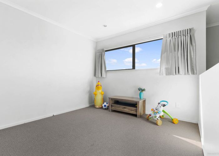  at 65 Naylors Drive, Mangere, Auckland