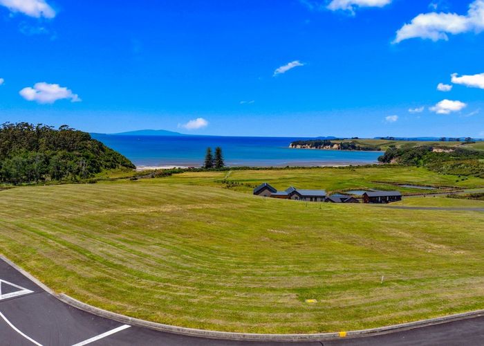  at 10 Hurihuri Road, Okura, North Shore City, Auckland