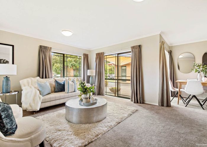  at 6 Syracuse Place, Albany, Auckland