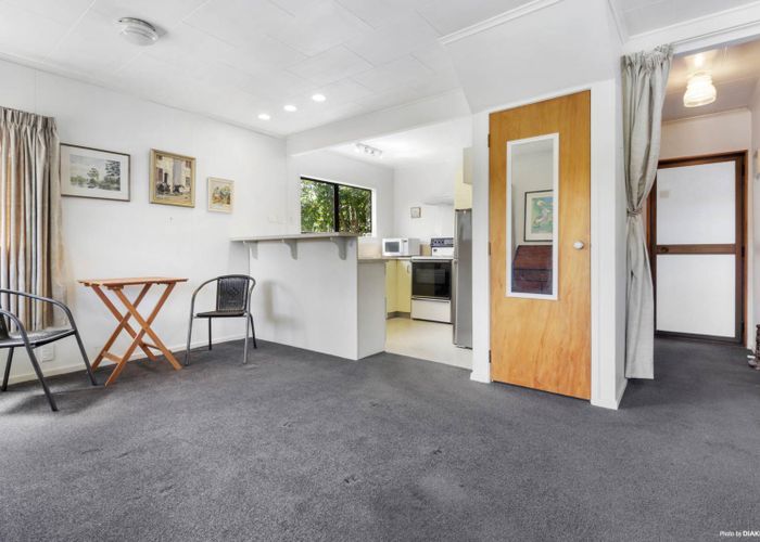  at 2/725 Swanson Road, Swanson, Auckland