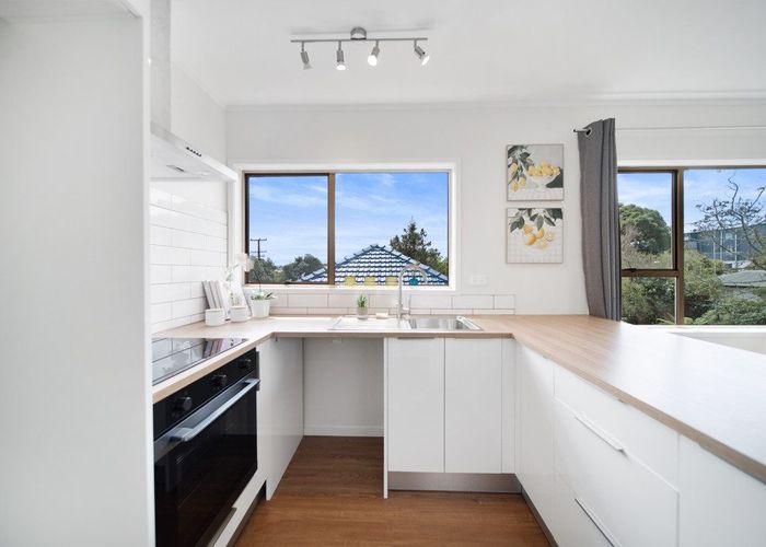  at 1/10 Sunnyside Road, Sunnyvale, Waitakere City, Auckland