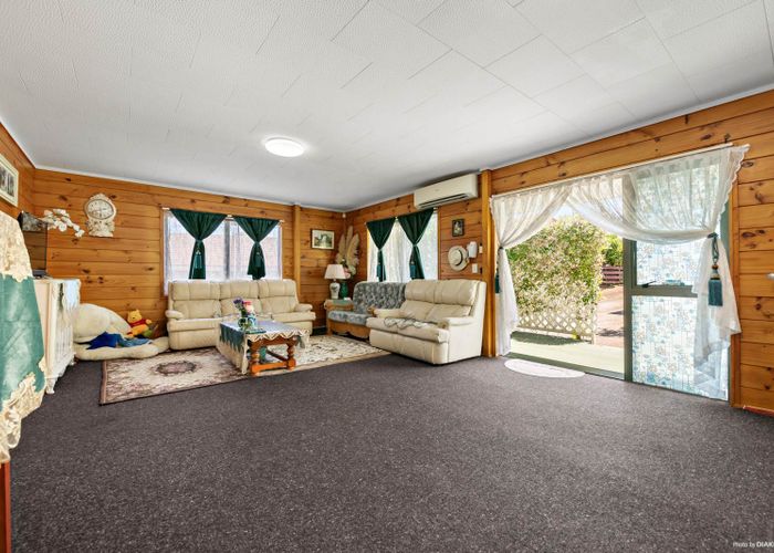  at 2/5 Frances Street, Manurewa, Auckland