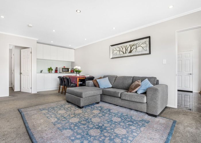  at Granny/21 Dawood Place, The Gardens, Manukau City, Auckland