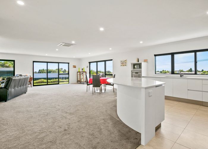  at 3F Honeyfield Drive, Whalers Gate, New Plymouth