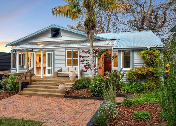  at 12 Glade Lane, Birkenhead, North Shore City, Auckland