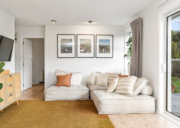  at 3 Saunders Place, Redwood, Christchurch City, Canterbury