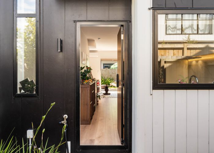  at 8/28 Smythe Road, Henderson, Waitakere City, Auckland