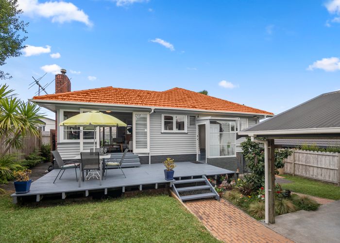 at 19B Bolton Street, Blockhouse Bay, Auckland