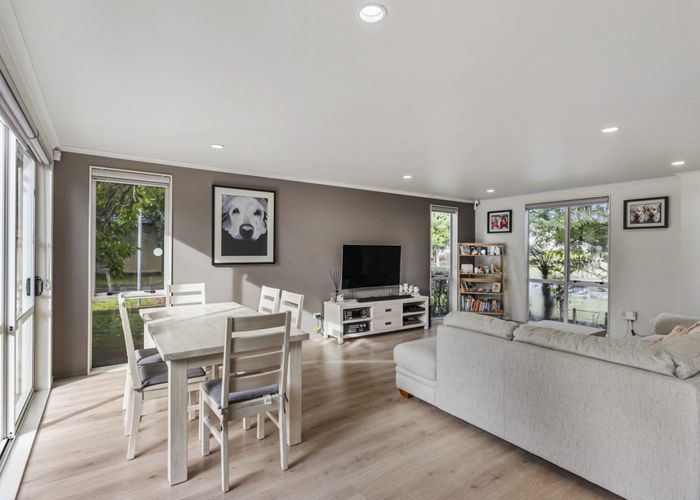  at 16 Sires Parkway, Takanini, Auckland