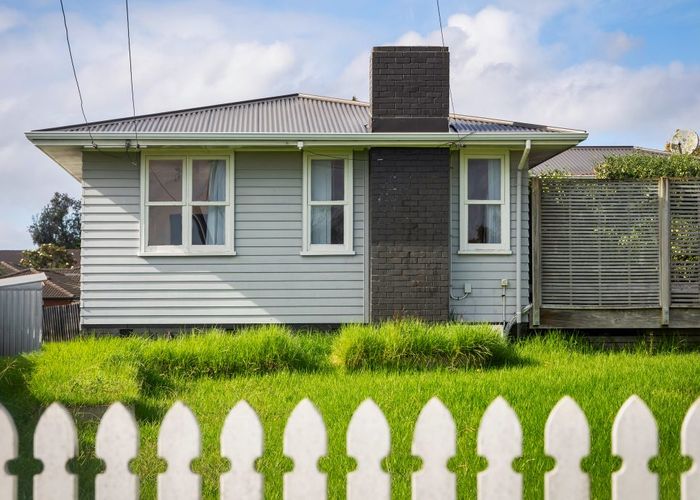  at Mangere East, Manukau City, Auckland