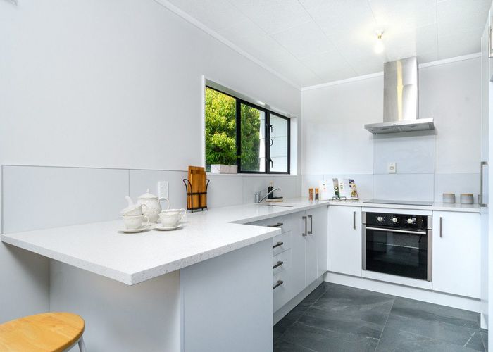  at 39 Meadowvale Rise, Titirangi, Auckland