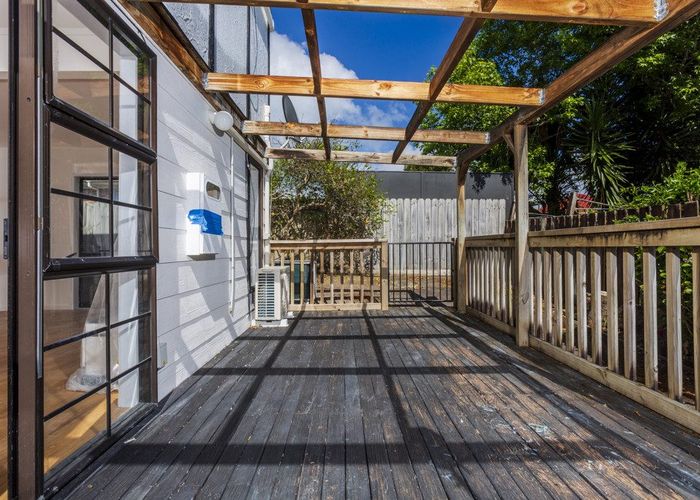  at 2/189 Onewa Road, Birkenhead, North Shore City, Auckland