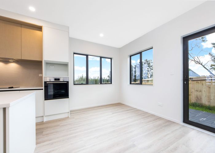  at 33 Whiteywood Street, Westgate, Waitakere City, Auckland