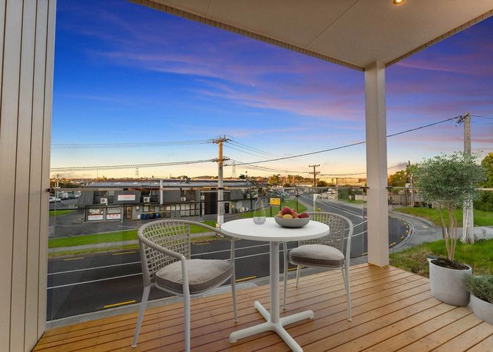  at 1/16 Binsted Road, New Lynn, Waitakere City, Auckland
