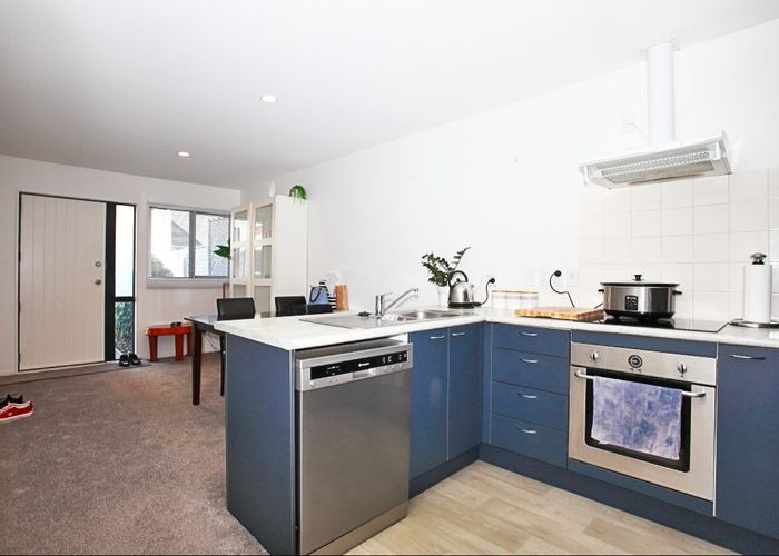  at 2/5 Nimstedt Avenue, Oteha, North Shore City, Auckland