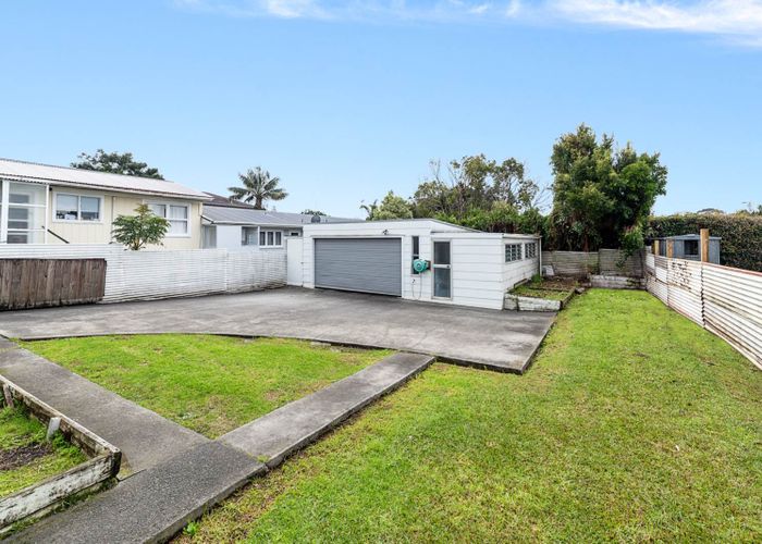  at 23 Corunna Road, Milford, Auckland