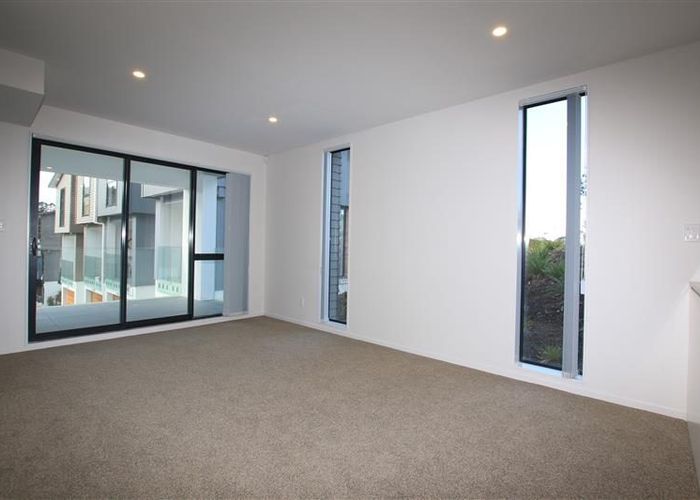  at 2 Akeake Lane, Albany, North Shore City, Auckland