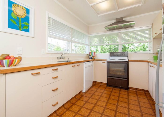  at 14 Treeway, Sunnyhills, Manukau City, Auckland