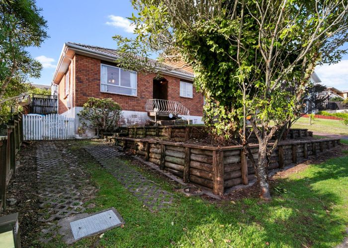  at 1/29 Stranolar Drive, Waikowhai, Auckland