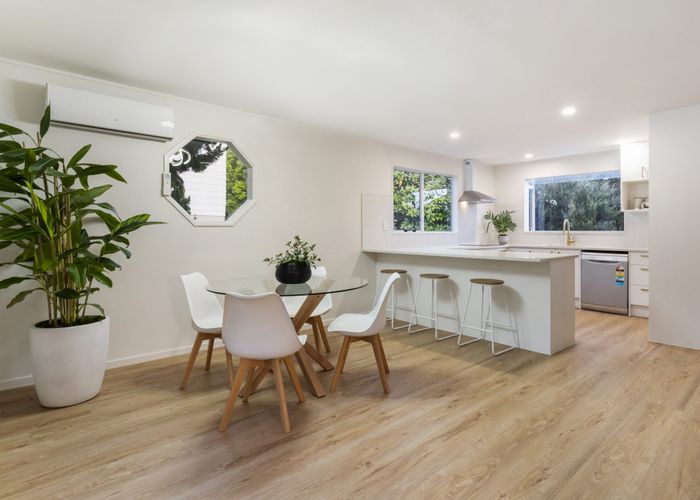 at 2/56 Lavery Place, Sunnynook, Auckland