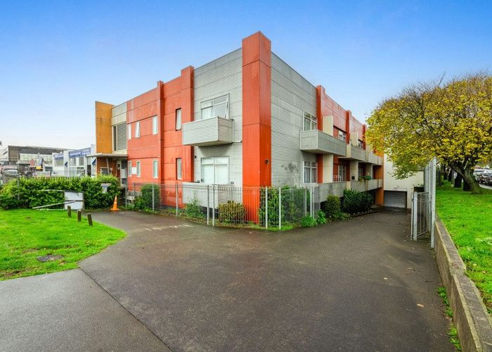  at 15/98 Station Road, Otahuhu, Auckland City, Auckland