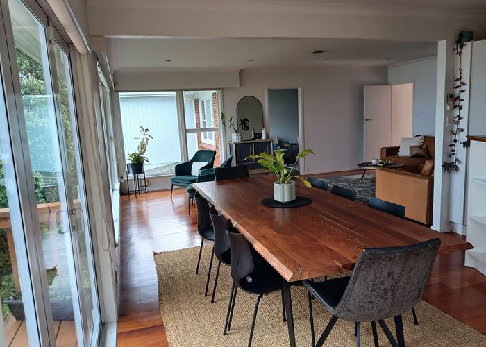  at 819 Beach Road, Browns Bay, North Shore City, Auckland