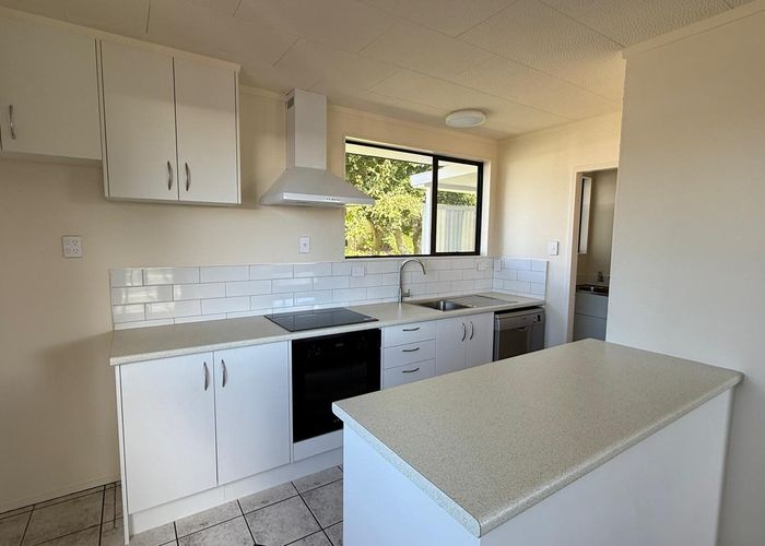  at 2/23 Station Rd, Takanini, Papakura, Auckland