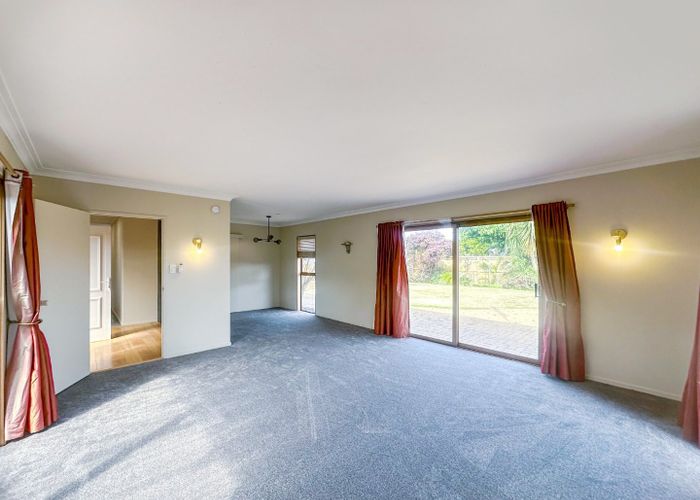  at 6  Davita Place, Farm Cove, Manukau City, Auckland