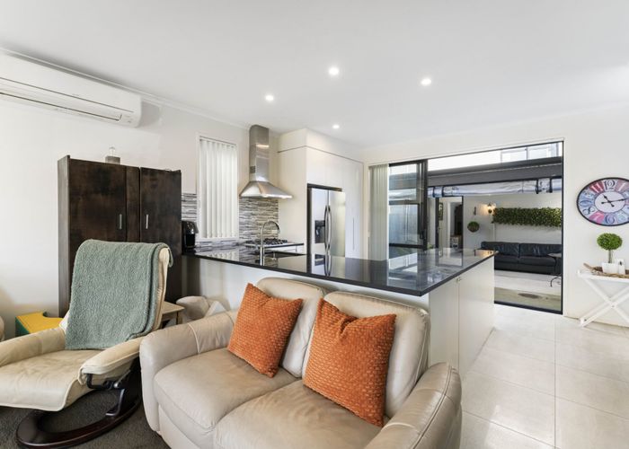  at 18 Rere Close, Takanini, Papakura, Auckland