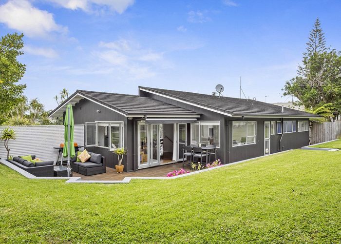  at 26 Coromandel Crescent, Mairangi Bay, North Shore City, Auckland