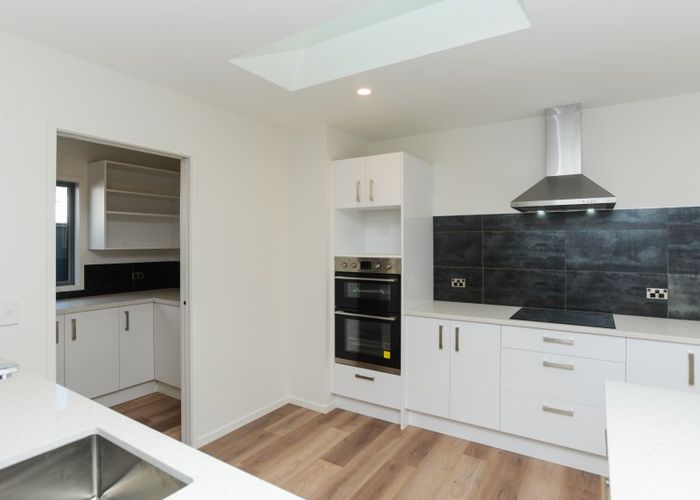  at 7 Drovers Way, Frimley, Hastings