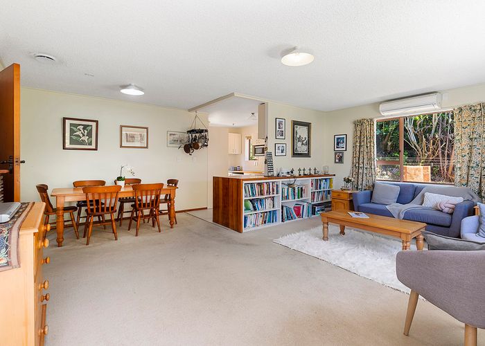  at 2/16 Henderson Street, Karori, Wellington
