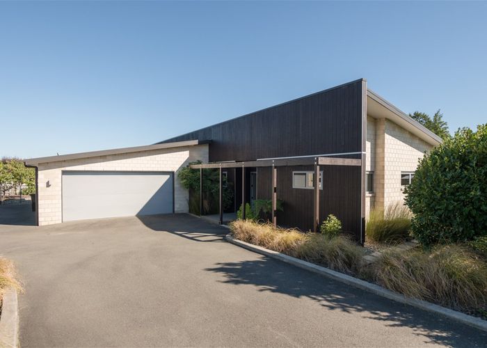  at 6 Ashfield Place, Richmond