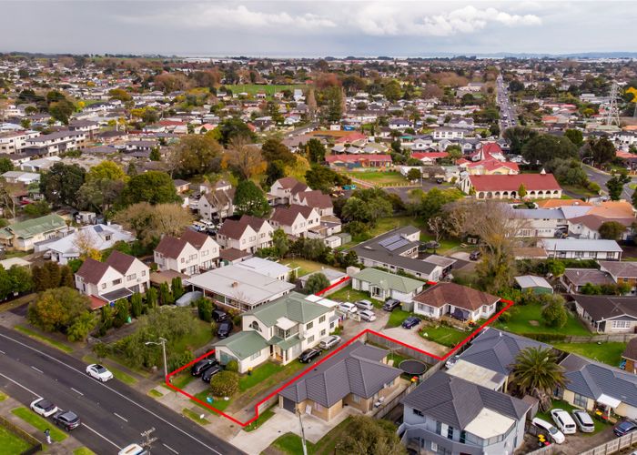 at 17 Gray Avenue, Mangere East, Auckland