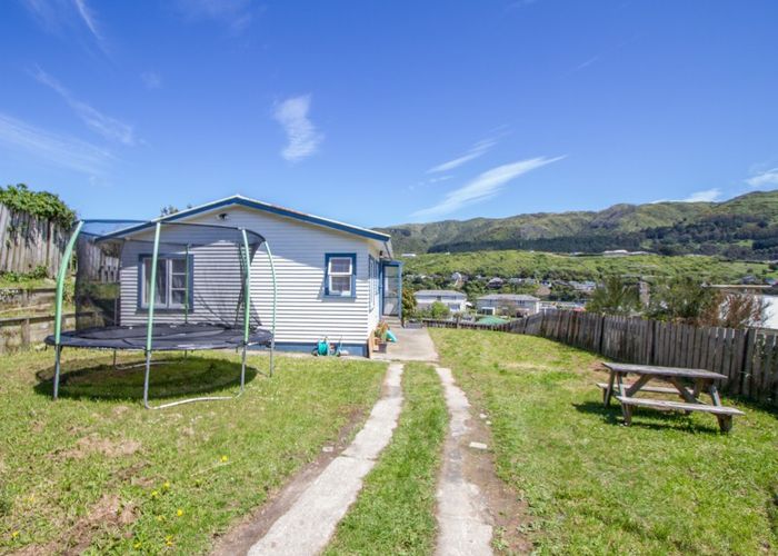  at 9 Anthony Street, Tawa, Wellington