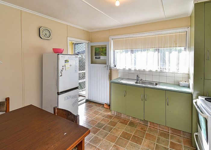  at 2 Cambridge Road, Manurewa, Auckland