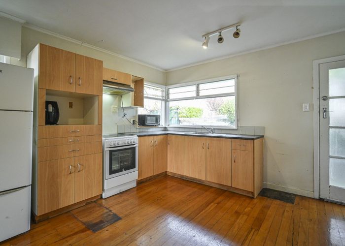  at 702E Park Road South, Akina, Hastings, Hawke's Bay
