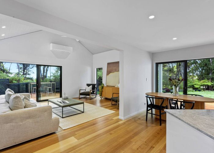  at 25 Longfellow Parade, Titirangi, Waitakere City, Auckland