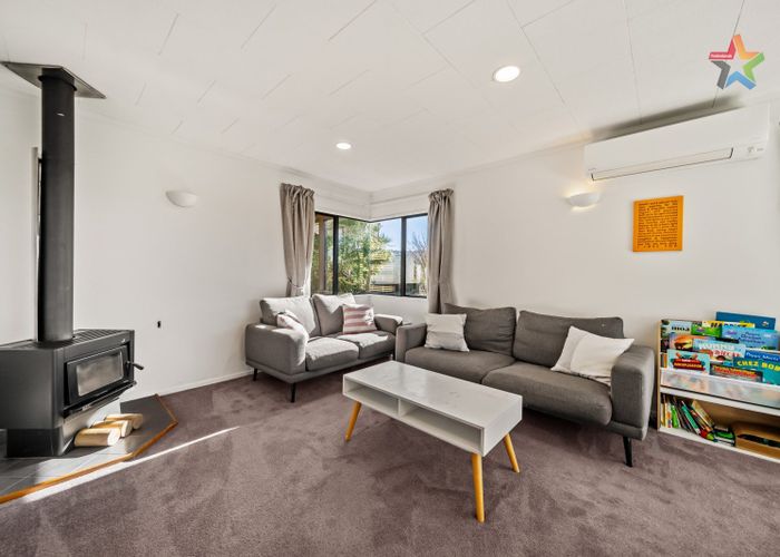  at 21 Jasmine Grove, Maungaraki, Lower Hutt, Wellington