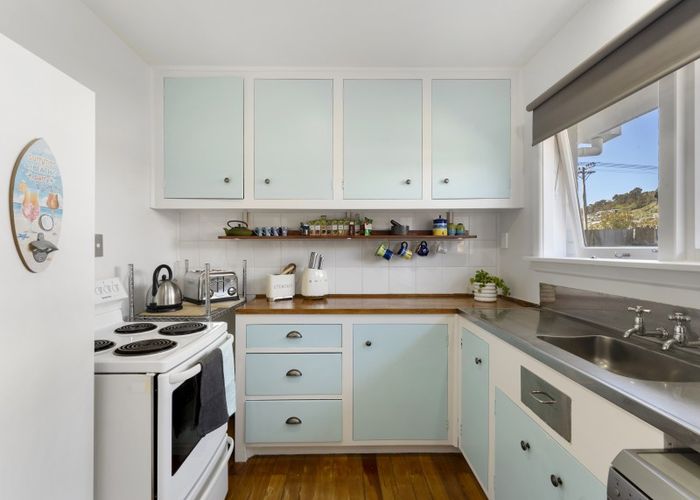  at 2/94 Nayland Street, Sumner, Christchurch