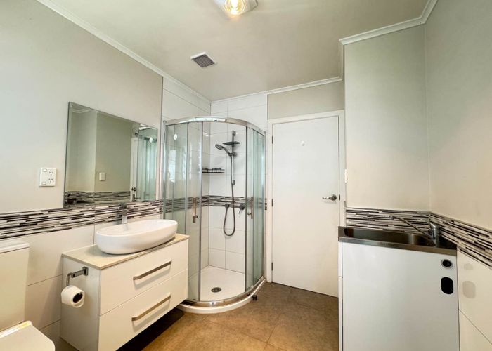  at 3/402 Mount Albert Road, Mount Roskill, Auckland