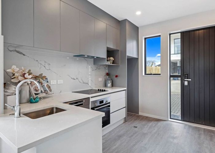  at 2B Glenford Lane, Te Atatu Peninsula, Auckland
