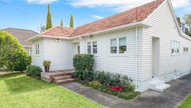  at 32 Tasman Avenue, Mount Albert, Auckland