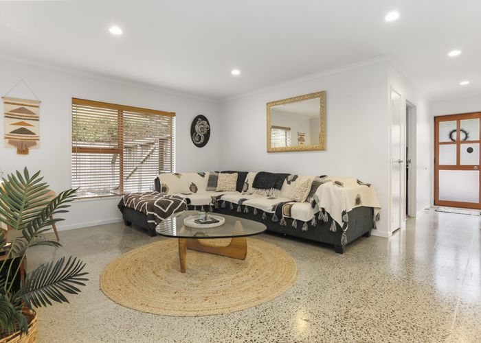 at 103H Glengarry Road, Glen Eden, Auckland